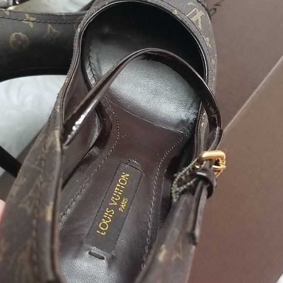 Louis Vuitton Mary Jane Pumps Size EU37 US6.5 - Picture 14 of 16